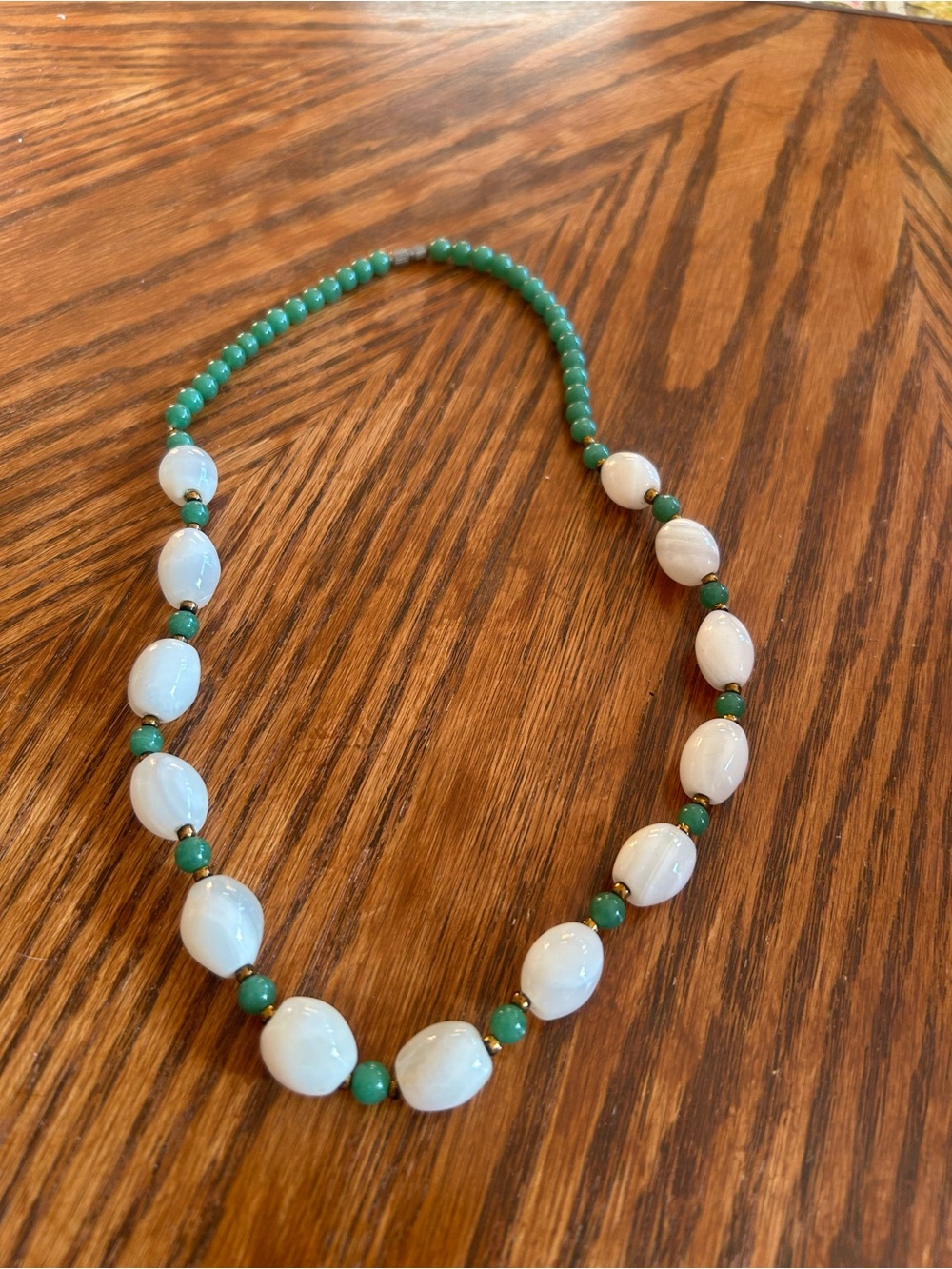 Vintage White Jade & Green Glass Beaded Barrel Clasp Necklace 21"